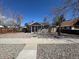 348 4th St in Sparks, NV - Building Photo