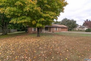 313 Red Oak Rd in Madison, AL - Building Photo