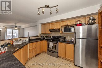 323 Freedom Private in Ottawa, ON - Building Photo - Building Photo