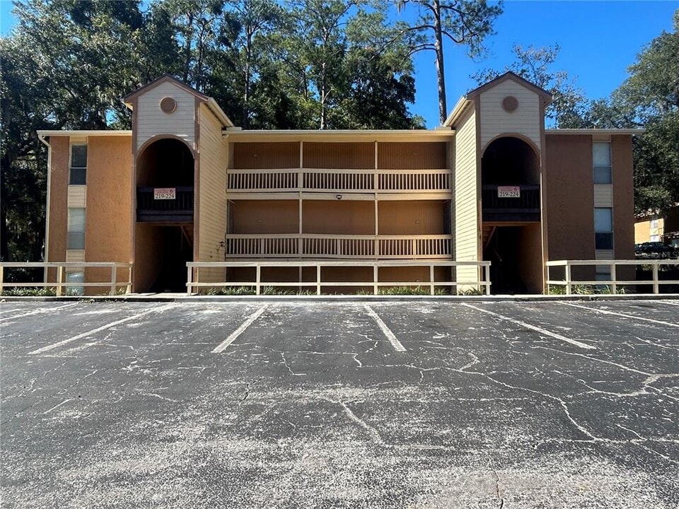 1810 NW 23rd Blvd in Gainesville, FL - Building Photo