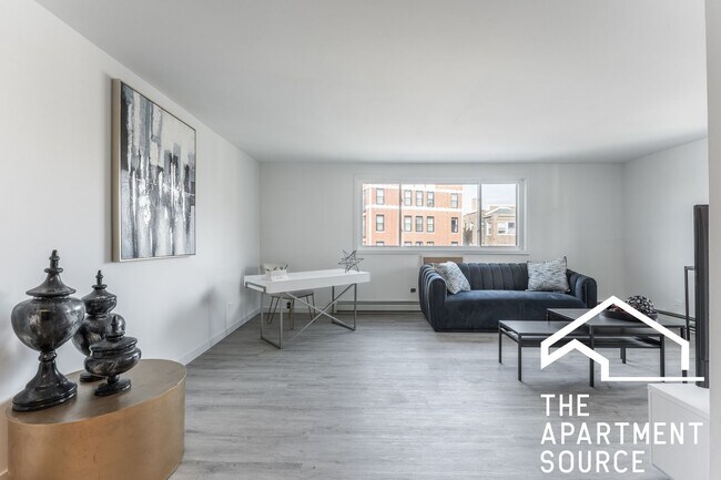 7619 N Sheridan Rd, Unit 3A in Chicago, IL - Building Photo - Building Photo