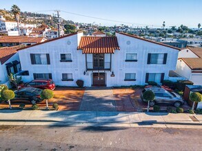 147 Avenida Serra in San Clemente, CA - Building Photo - Building Photo
