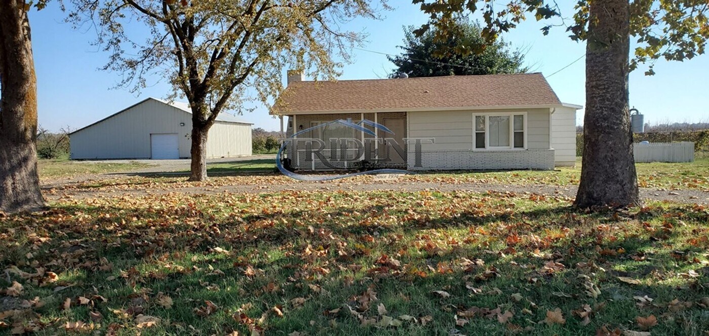 9618 Garden Hwy in Yuba City, CA - Building Photo
