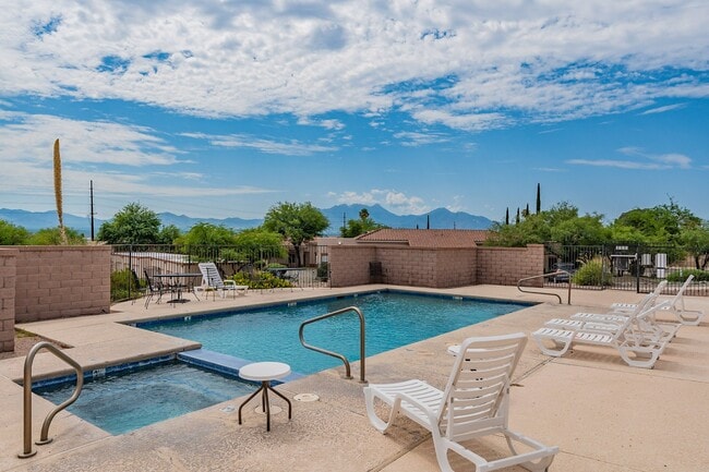 property at 1524 N Paseo La Tinaja