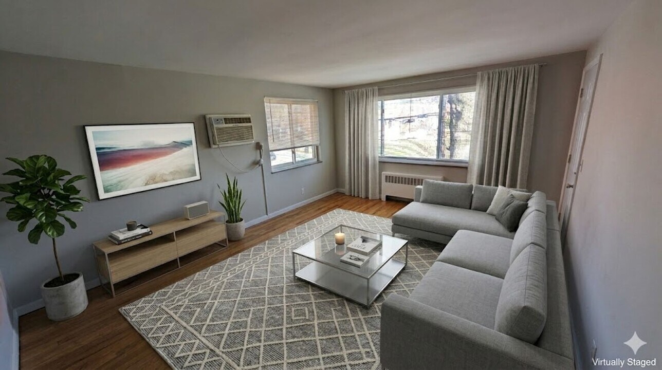 5855 Monfort Hills Ave in Cincinnati, OH - Building Photo