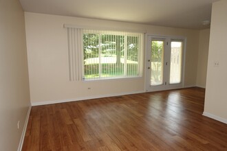 210 Crestview Dr in Wauconda, IL - Building Photo - Building Photo