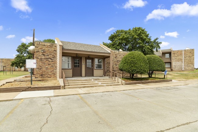 Western Heights Apartments in Olney, TX - Foto de edificio - Building Photo