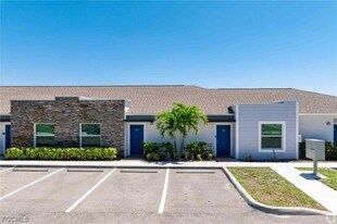 3221 SW 8th Pl in Cape Coral, FL - Building Photo