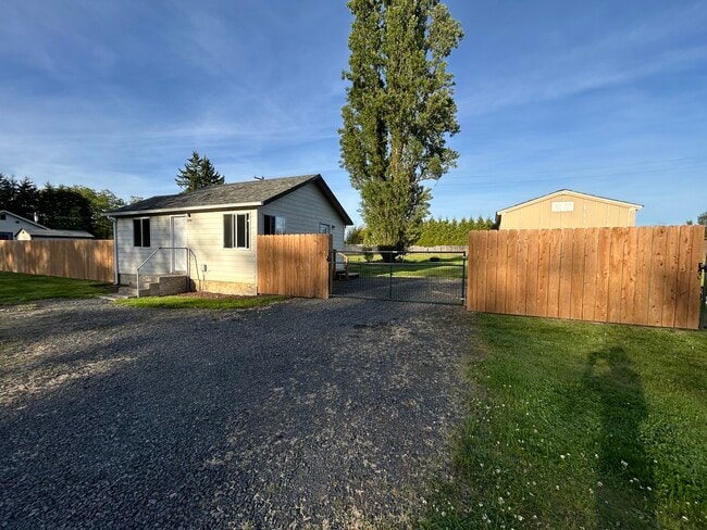 4297 Jackson Hwy, Unit 4295 in Chehalis, WA - Building Photo - Building Photo