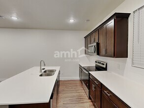 6018 W South Jordan Pky in South Jordan, UT - Building Photo - Building Photo