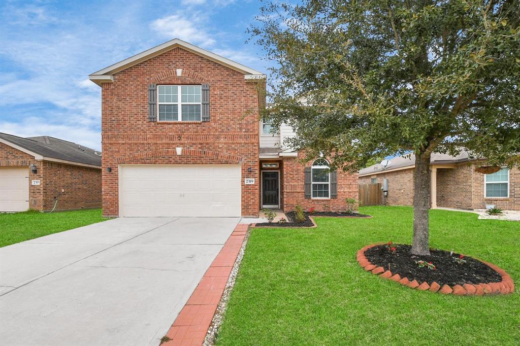 2319 Golden Brandy Ln in Rosenberg, TX - Building Photo