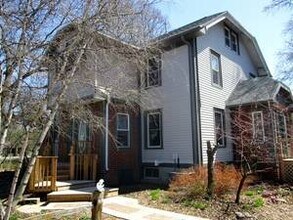 2221 WI-83 in Hartland, WI - Building Photo - Building Photo