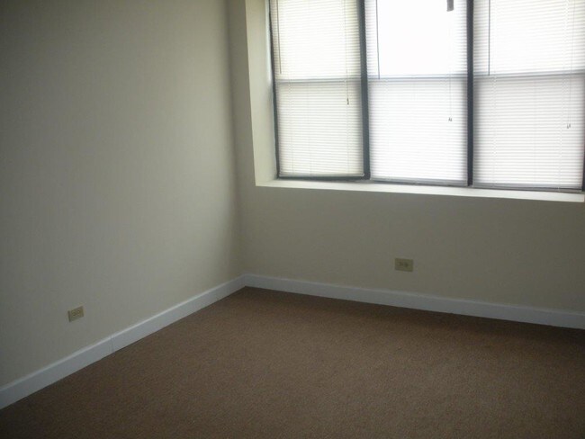 4752 S Wabash Ave-Unit -307 in Chicago, IL - Foto de edificio - Building Photo