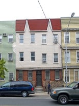 933 Metropolitan Ave in Brooklyn, NY - Building Photo