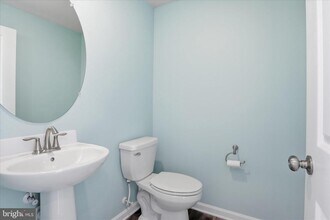 889 Barksdale Dr in Charles Town, WV - Building Photo - Building Photo