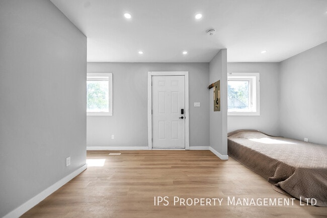 property at 206 Station St