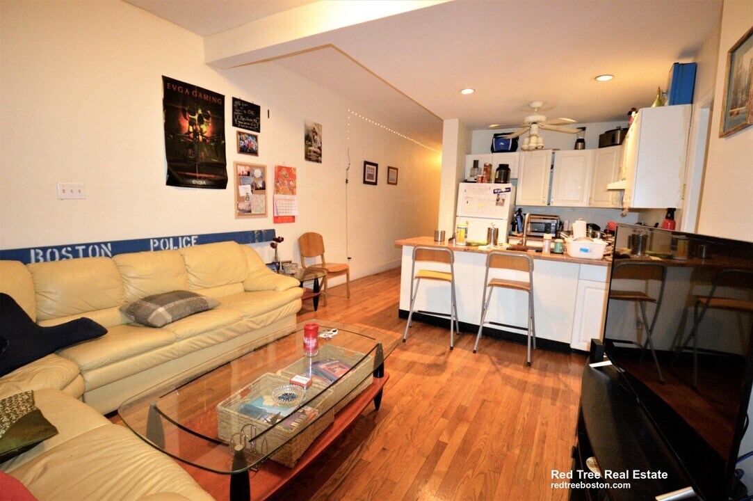 322 Saint Paul St in Brookline, MA - Foto de edificio