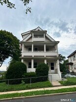 83 Pleasant St in Meriden, CT - Building Photo