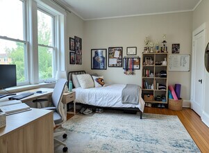 330 St Paul St in Brookline, MA - Building Photo - Building Photo