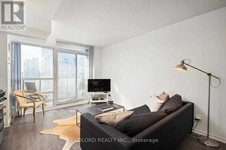 68 Abell St in Toronto, ON - Building Photo - Building Photo