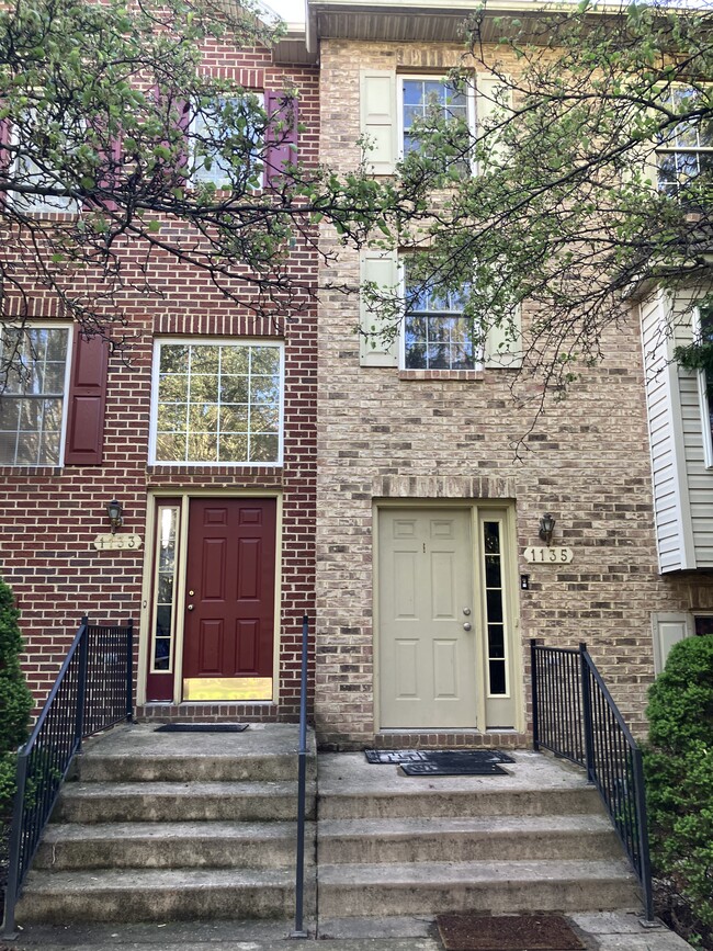 property at 1135 Lindsay Ln