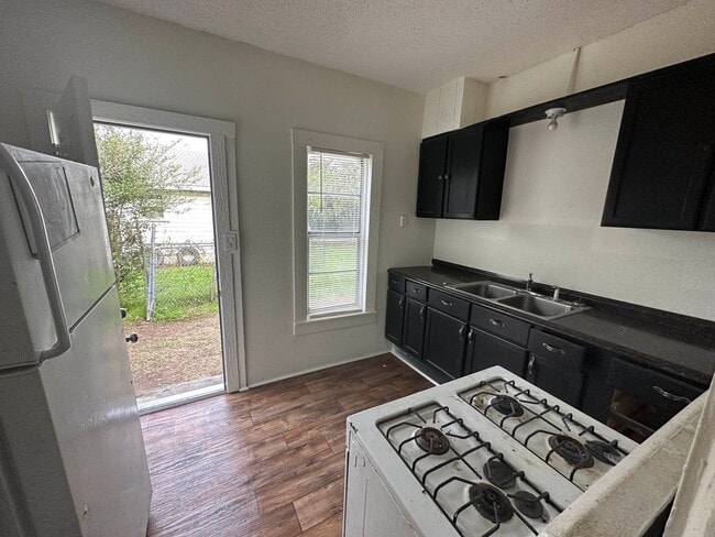 property at 1221 Taylor St