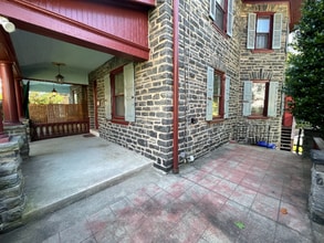 219 Washington Ln, Unit 1 in Jenkintown, PA - Building Photo - Building Photo