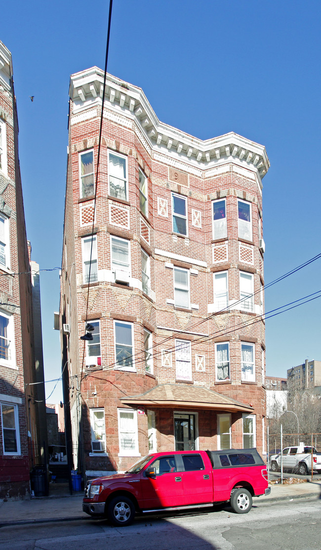 9 Knowles St in Yonkers, NY - Foto de edificio - Building Photo