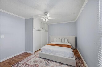 23010 Hartland St in Los Angeles, CA - Building Photo - Building Photo