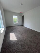 224 W Pyron Ave in San Antonio, TX - Building Photo - Building Photo