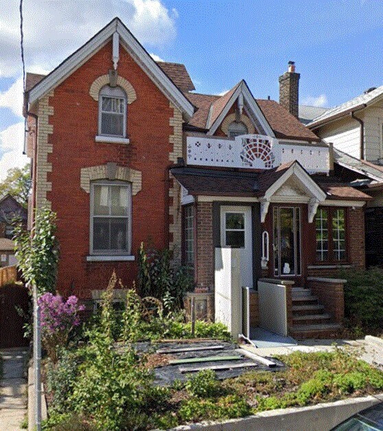 4 Crang Av in Toronto, ON - Building Photo