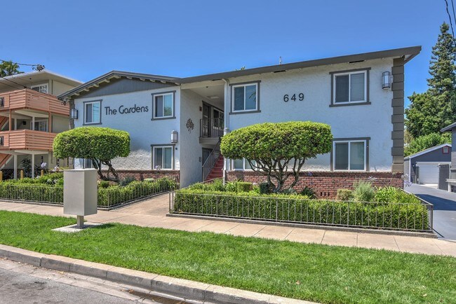 The Gardens in San Jose, CA - Foto de edificio - Building Photo