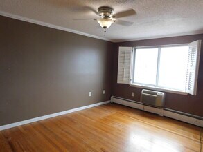184 Pequot Ave in New London, CT - Building Photo - Building Photo