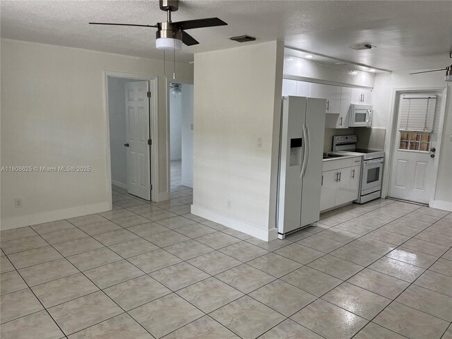 3201 SW 15th Ave in Fort Lauderdale, FL - Building Photo - Building Photo