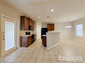 3802 Bogie Way in Converse, TX - Building Photo - Building Photo