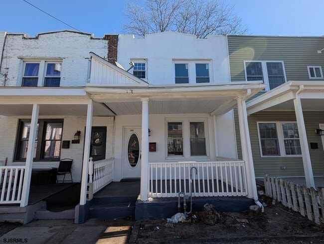 property at 1005 N Michigan Ave