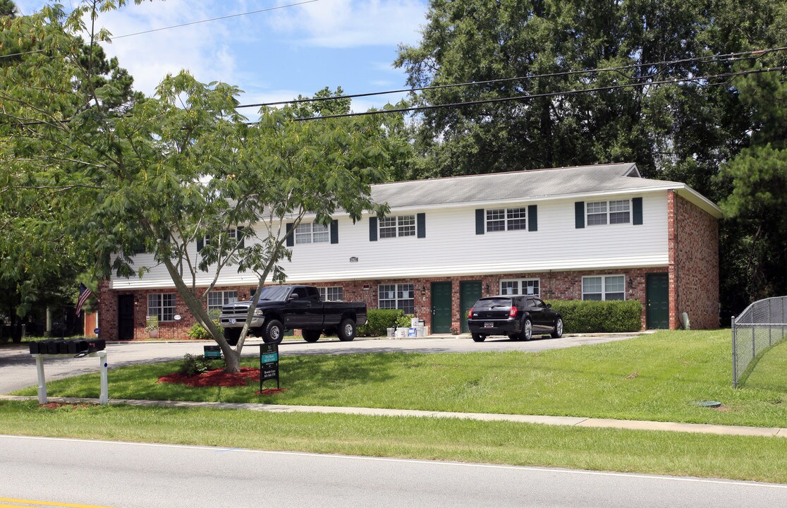 1218 Boone Hill Rd in Summerville, SC - Building Photo