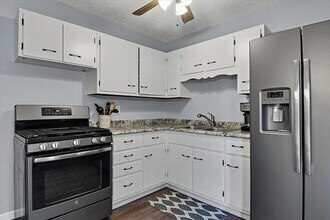 314 Rowe Dr in Bloomington, IL - Building Photo - Building Photo