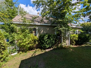 620 Lake St in Twin Lakes, WI - Building Photo - Building Photo