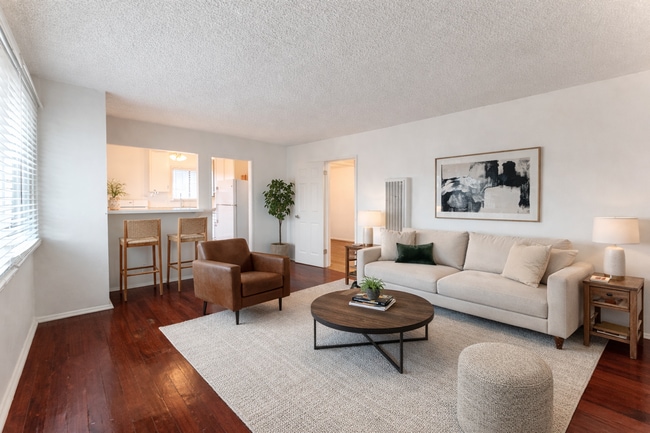 property at 906 Edgewood St