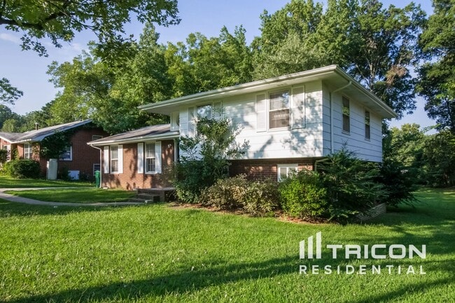 4200 Gladstone Ln in Charlotte, NC - Building Photo - Building Photo