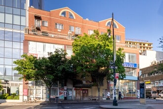 3704 Prince St in Flushing, NY - Foto de edificio - Building Photo