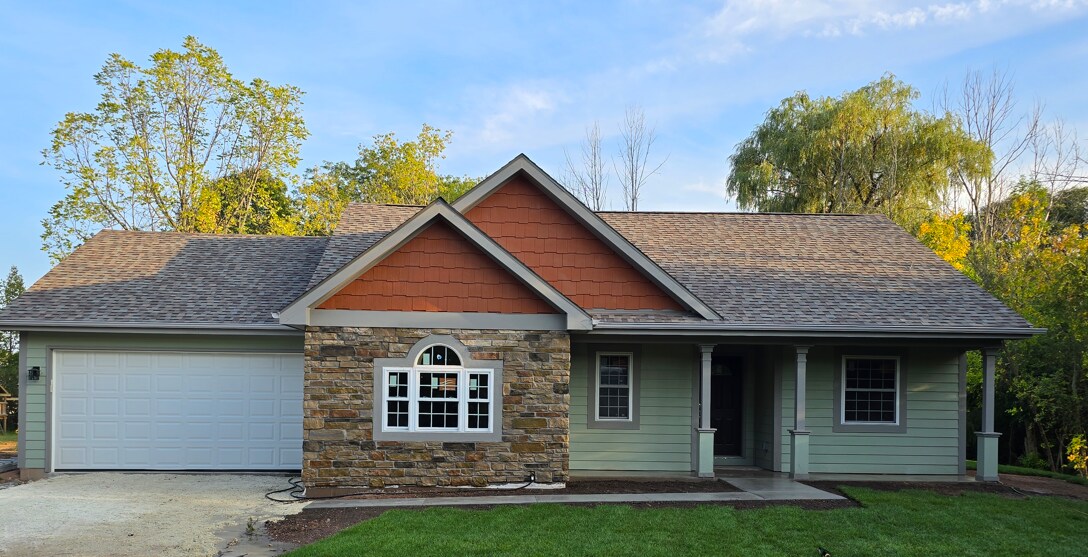 1255 Westwood Dr in Grafton, WI - Building Photo