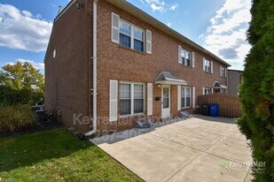 301 Whitpain Hills in Blue Bell, PA - Building Photo