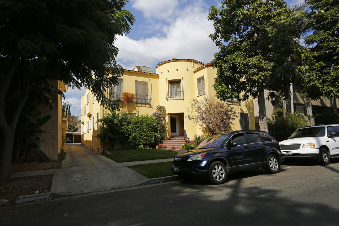 Welcome to 1237 Orange Grove Dr. in West Hollywood, CA - Building Photo