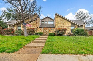 4011 St Christopher Ln in Dallas, TX - Building Photo