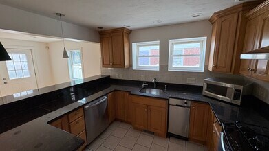 797 Southern Artery in Quincy, MA - Foto de edificio - Building Photo
