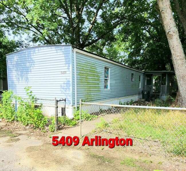 property at 5409 Arlington Dr