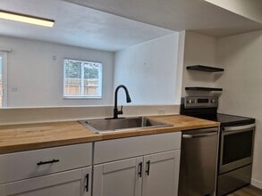 12172 E Kepner Pl in Aurora, CO - Building Photo - Building Photo