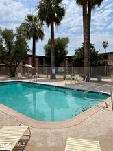 3737 E Turney Ave in Phoenix, AZ - Building Photo - Building Photo